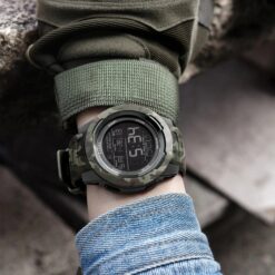 men's digital watch 46mm led display, rubber strap, stopwatch, alarm, water resistant