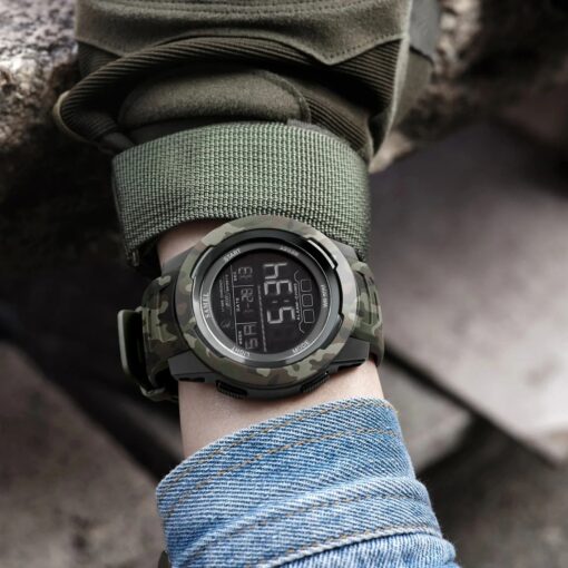 men's digital watch 46mm led display, rubber strap, stopwatch, alarm, water resistant